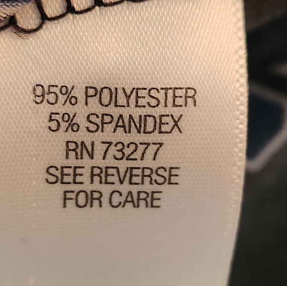 Dana Buchman Black and Blue Printed Blouse.  Beautiful fabric.  Size L - Picture 4 of 5